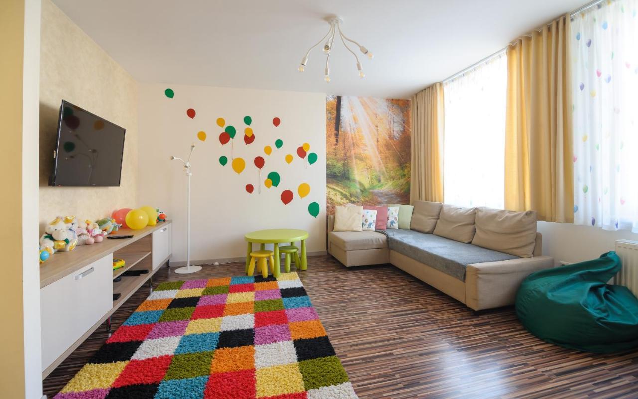 Colored Balloons - 3 Bedrooms, 3 Bathrooms, Equipped Large Apartments Lviv Ngoại thất bức ảnh