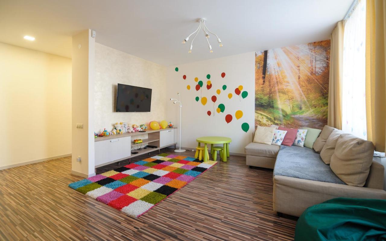 Colored Balloons - 3 Bedrooms, 3 Bathrooms, Equipped Large Apartments Lviv Ngoại thất bức ảnh