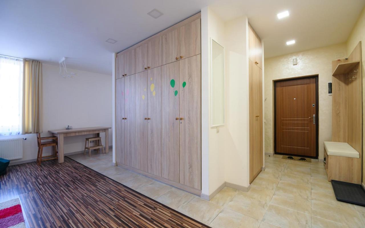 Colored Balloons - 3 Bedrooms, 3 Bathrooms, Equipped Large Apartments Lviv Ngoại thất bức ảnh