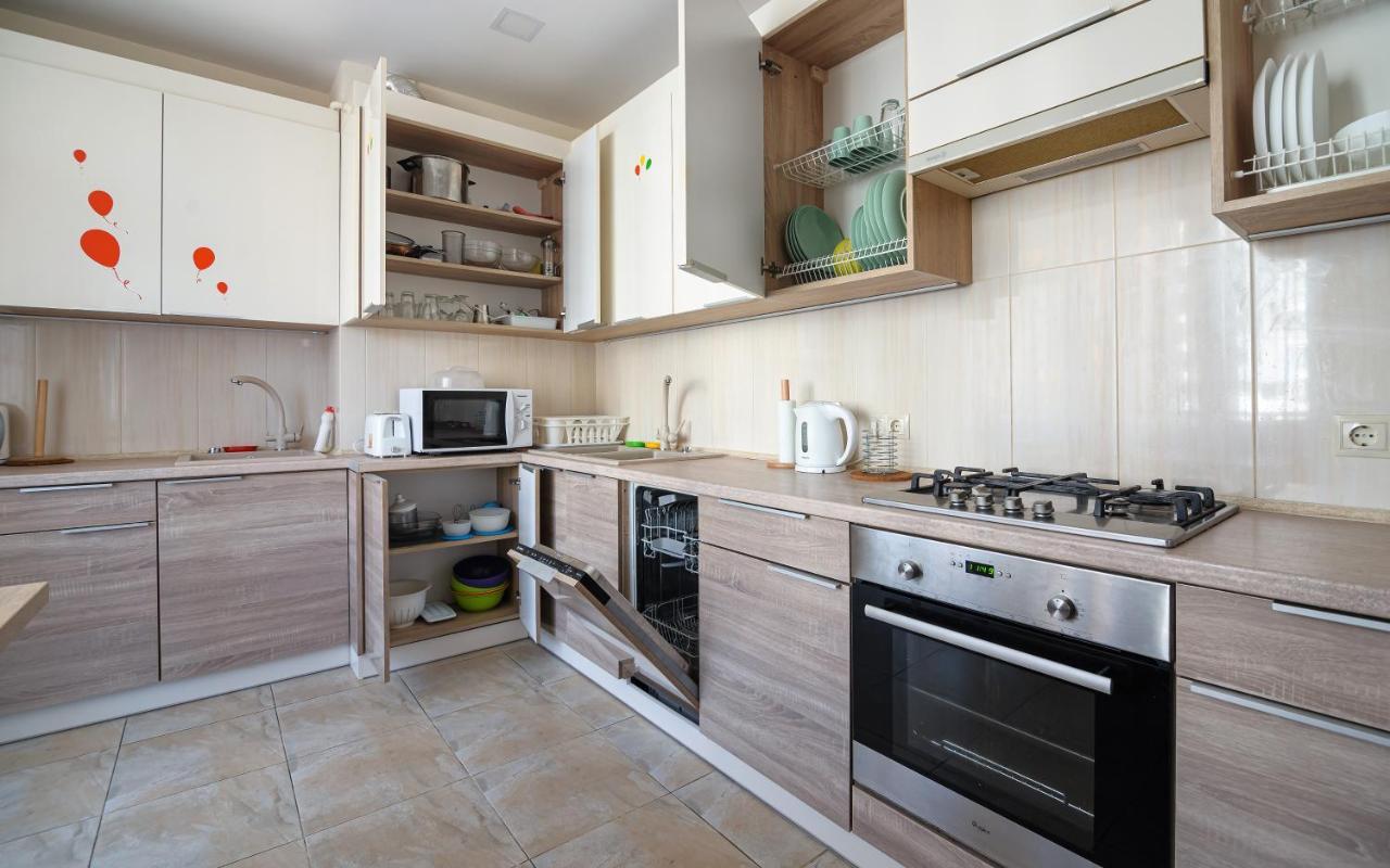 Colored Balloons - 3 Bedrooms, 3 Bathrooms, Equipped Large Apartments Lviv Ngoại thất bức ảnh