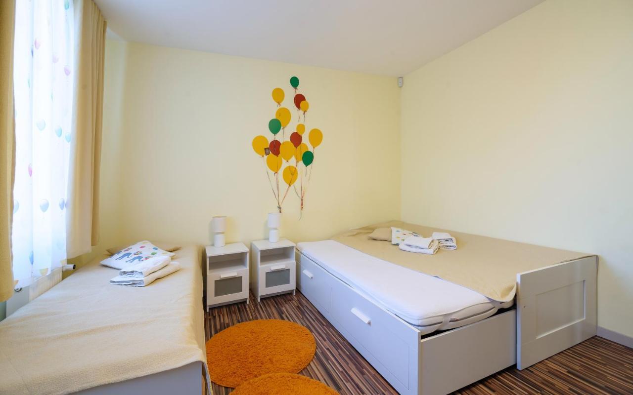 Colored Balloons - 3 Bedrooms, 3 Bathrooms, Equipped Large Apartments Lviv Ngoại thất bức ảnh