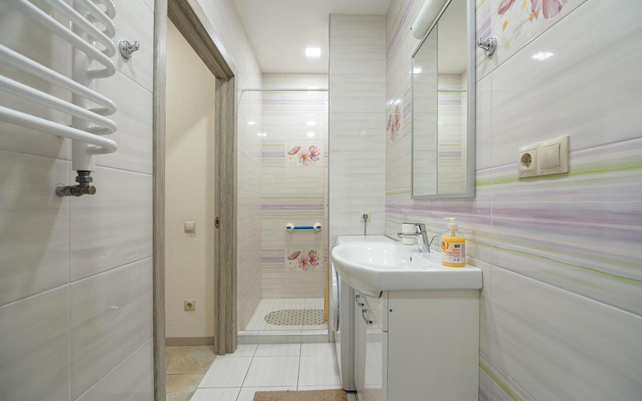 Colored Balloons - 3 Bedrooms, 3 Bathrooms, Equipped Large Apartments Lviv Ngoại thất bức ảnh