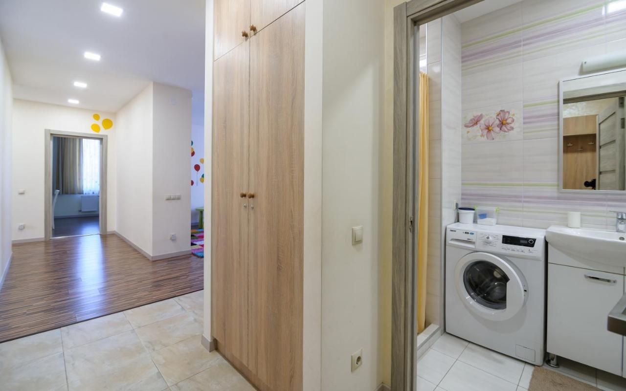 Colored Balloons - 3 Bedrooms, 3 Bathrooms, Equipped Large Apartments Lviv Ngoại thất bức ảnh